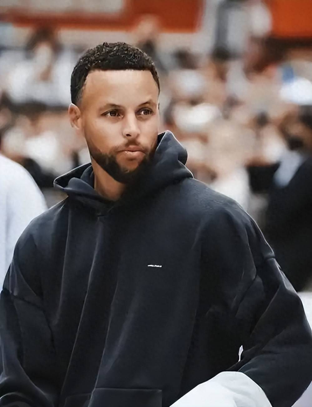 让整场表演 让整场表演