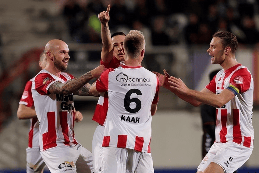 不僅僅代表 不僅僅代表