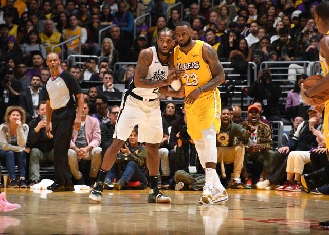 罚球线附近 罚球线附近